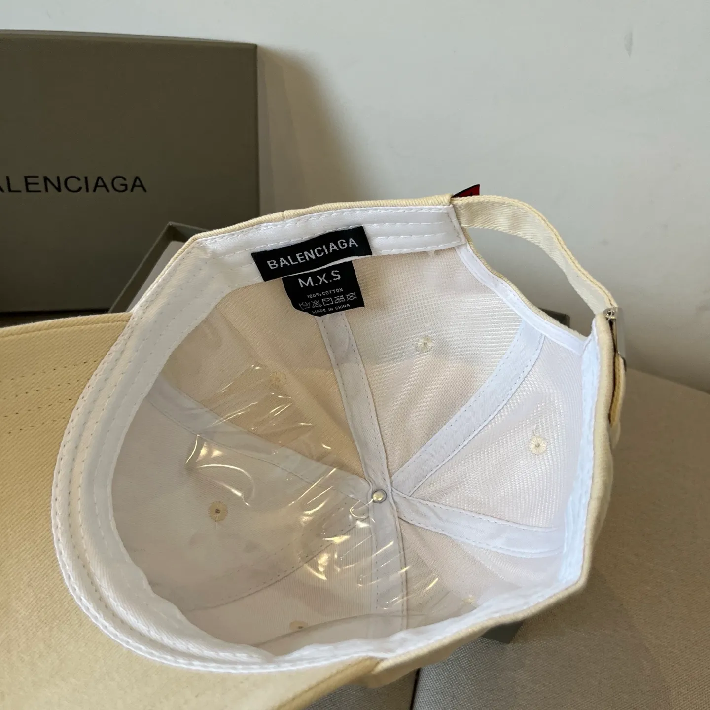 P60 BALENCIAGA new logo baseball cap, cool colors, different styles for men and women, the first batch will be shipped first! A must-buy for Paris fans!