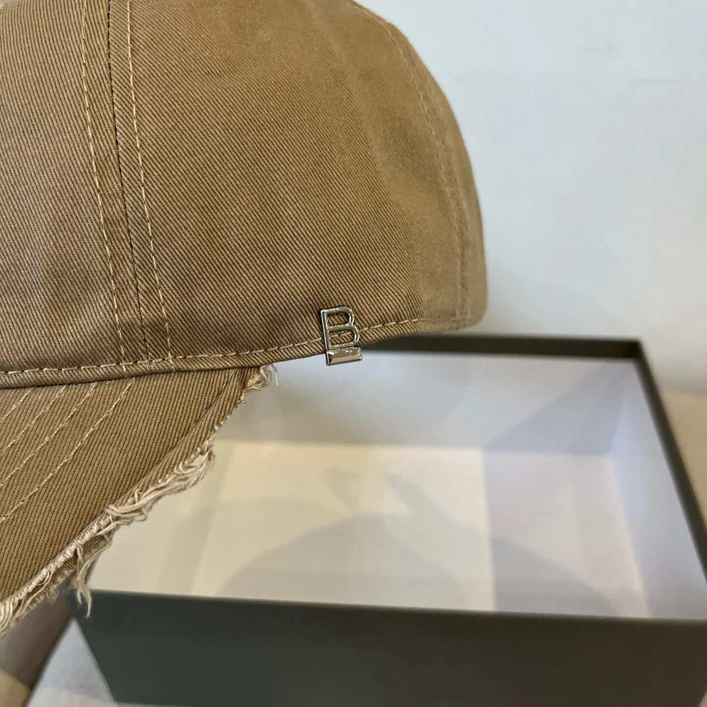 P60 BALENCIAGA new logo baseball cap, cool colors, different styles for men and women, the first batch will be shipped first! A must-buy for Paris fans!