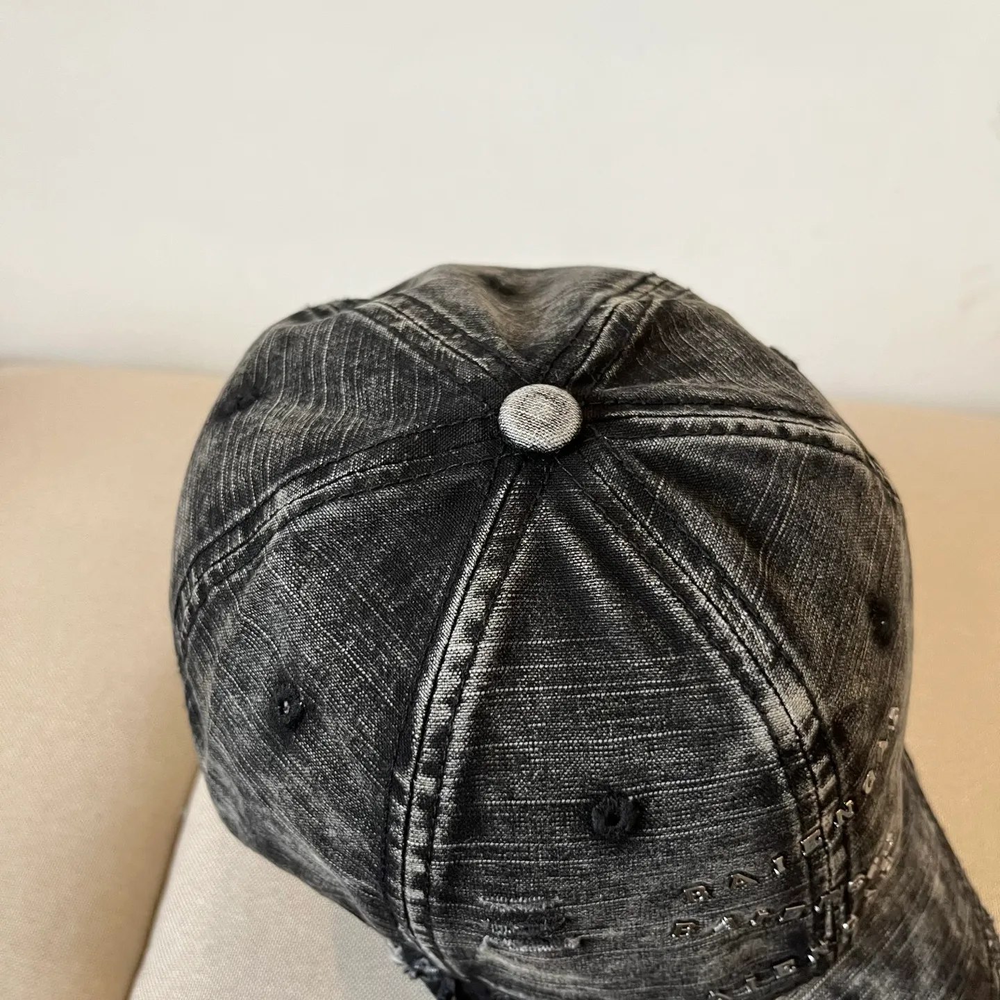 P74 BALENCIAGA new logo baseball cap, cool colors, different styles for men and women, the first batch will be shipped first! A must-buy for Paris fans!