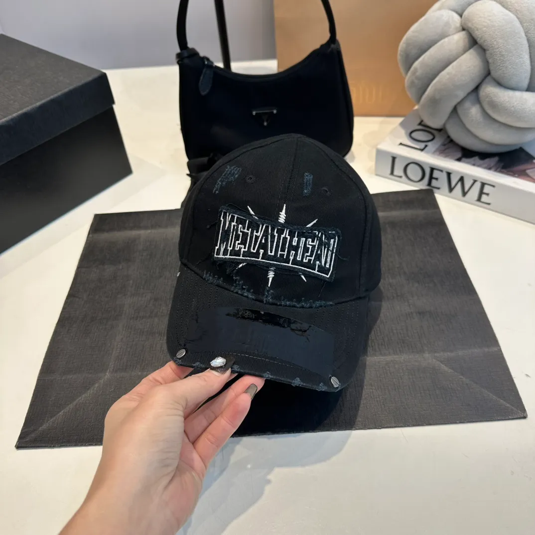 P70 Balenclaga new baseball cap, ready for delivery in seconds🧢Simple, fashionable, super invincible and beautiful hat! Couple style! Advantages of original items compared to other hats