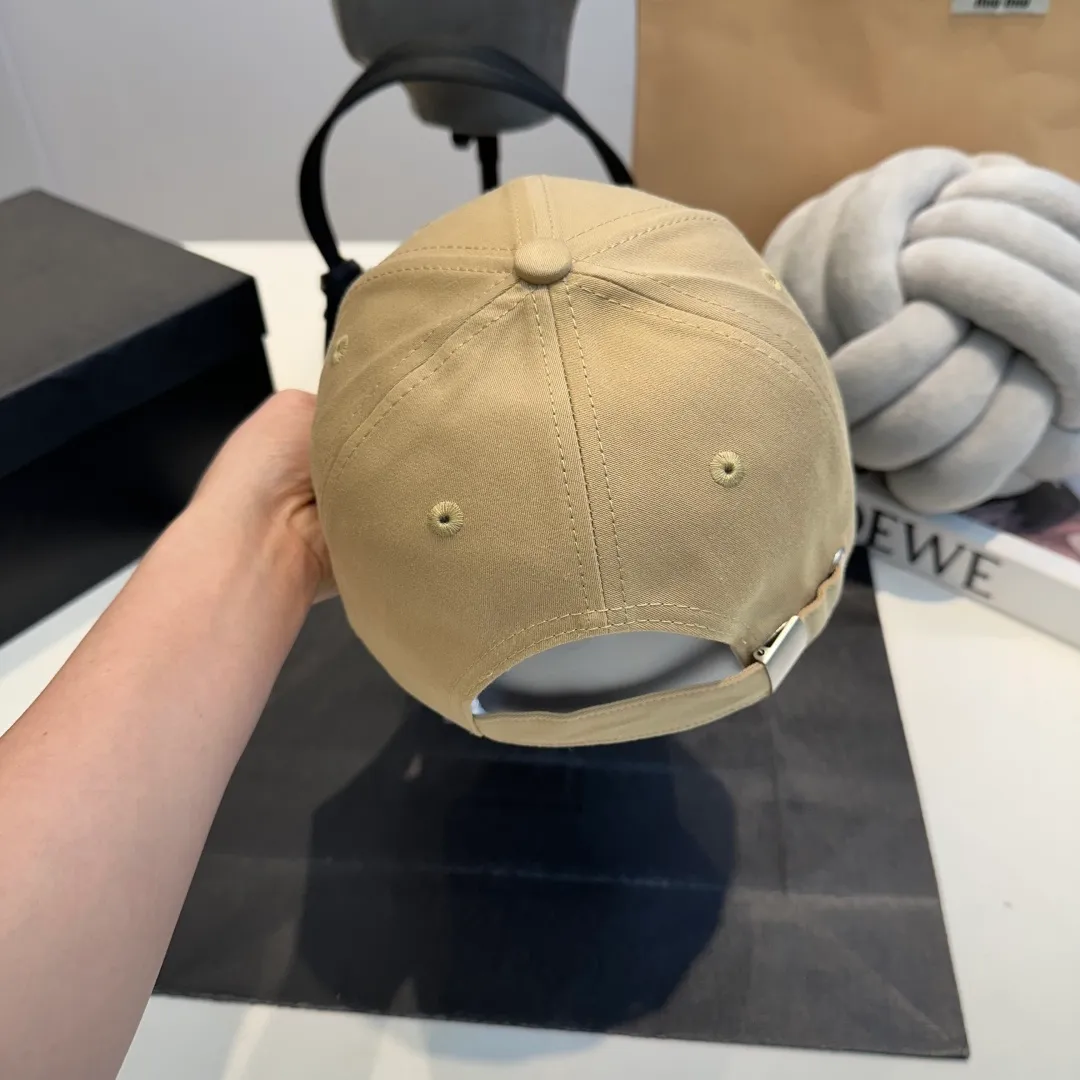 P56 BALENCIAGA Balenciaga's new embroidered logo baseball cap, cool colors, different styles for men and women, the first batch will be shipped first! A must-buy for Paris fans!
