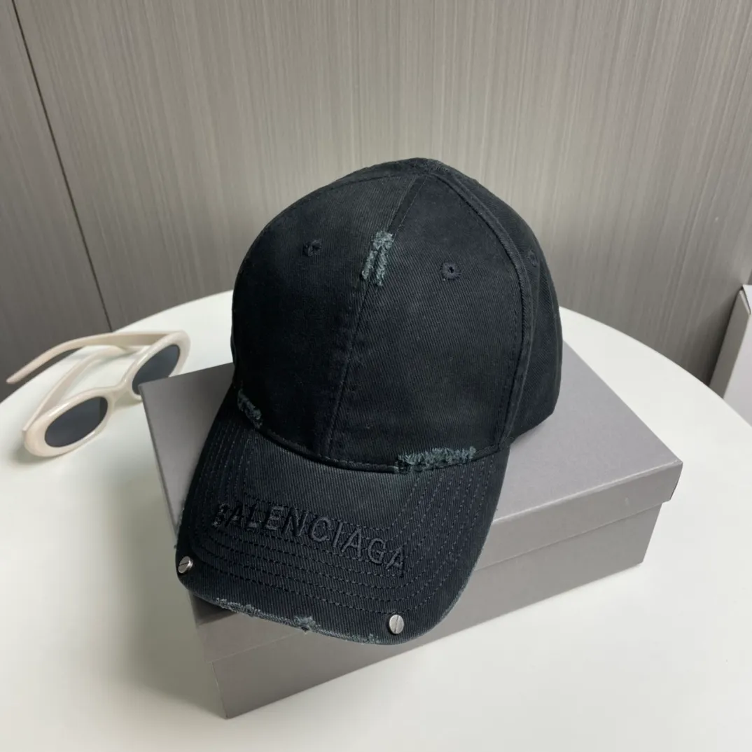 P70 BALENCIAGA new logo baseball cap, cool colors, different styles for men and women, the first batch will be shipped first! A must-buy for Paris fans!