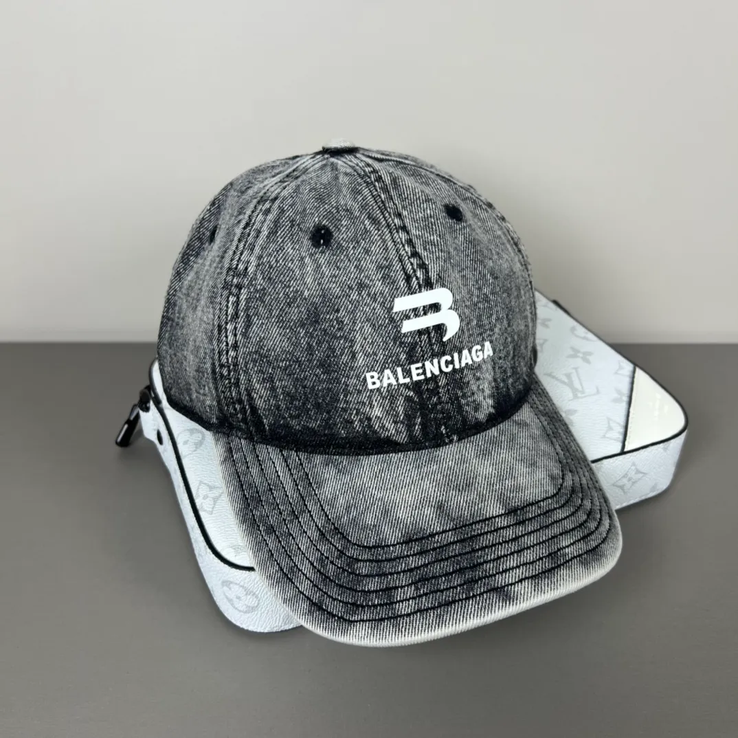 56💰BALENCIAGA new logo baseball cap, cool colors, different styles for men and women, the first batch will be shipped first! A must-buy for Paris fans!