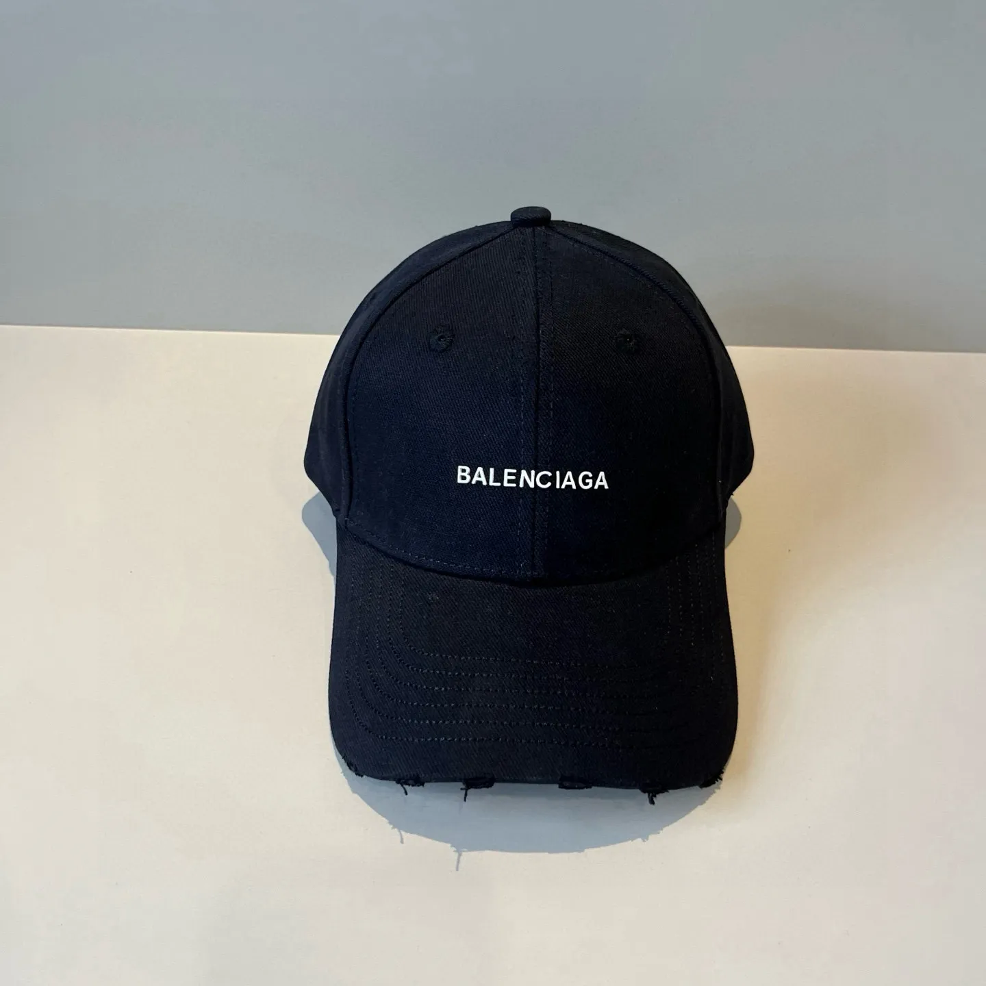 P56 BALENCIAGA new logo baseball cap, cool colors, different styles for men and women, the first batch will be shipped first! A must-buy for Paris fans!
