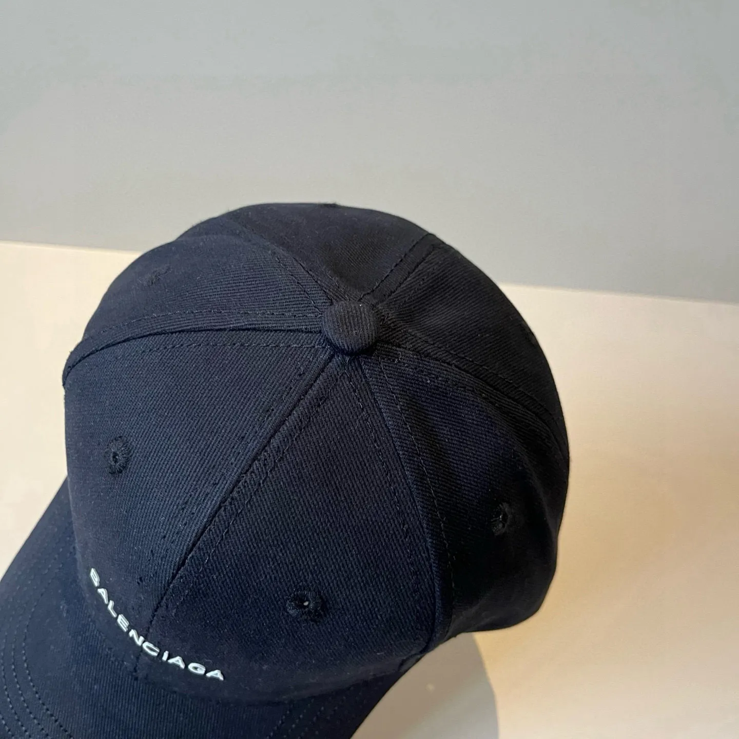P56 BALENCIAGA new logo baseball cap, cool colors, different styles for men and women, the first batch will be shipped first! A must-buy for Paris fans!