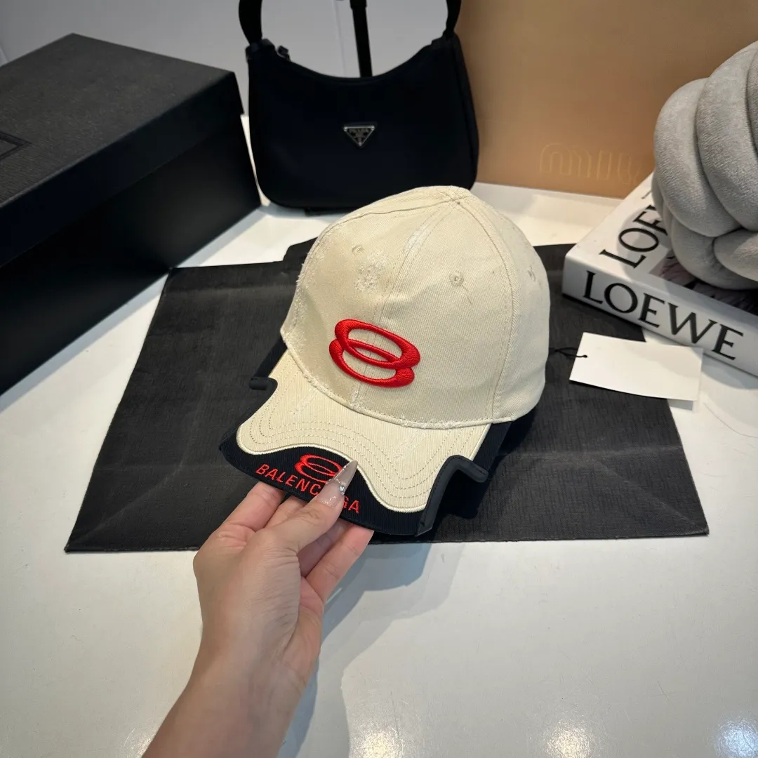 P70 BALENCIAGA new embroidered logo baseball cap, cool colors, different styles for men and women, the first batch will be shipped first! A must-buy for Paris fans!