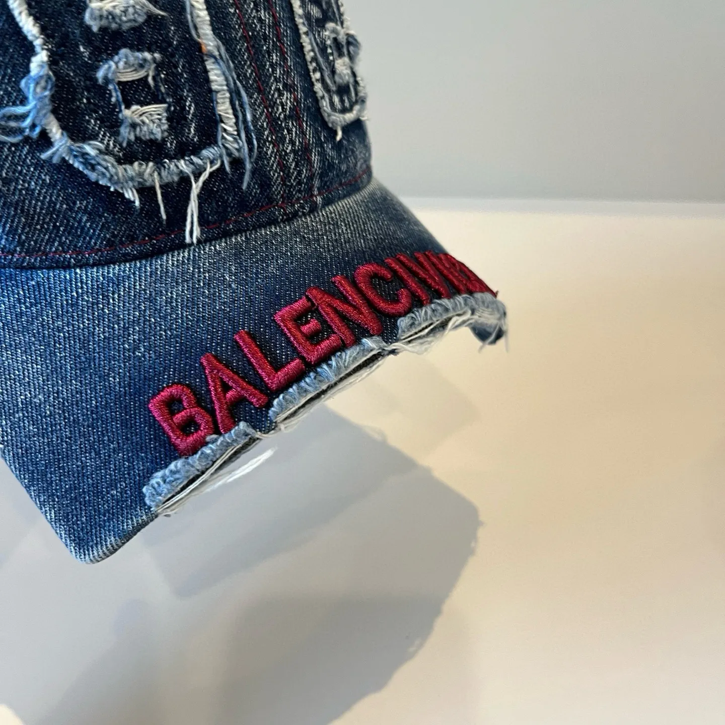 P56 BALENCIAGA new logo baseball cap, cool colors, different styles for men and women, the first batch will be shipped first! A must-buy for Paris fans!