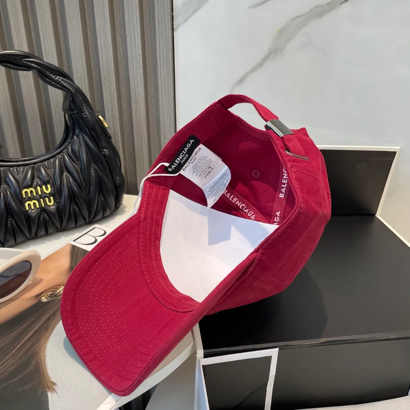 P60 BALENCIAGA Balenciaga's new embroidered logo baseball cap, cool colors, different styles for men and women, the first batch will be shipped first! A must-buy for Paris fans!
