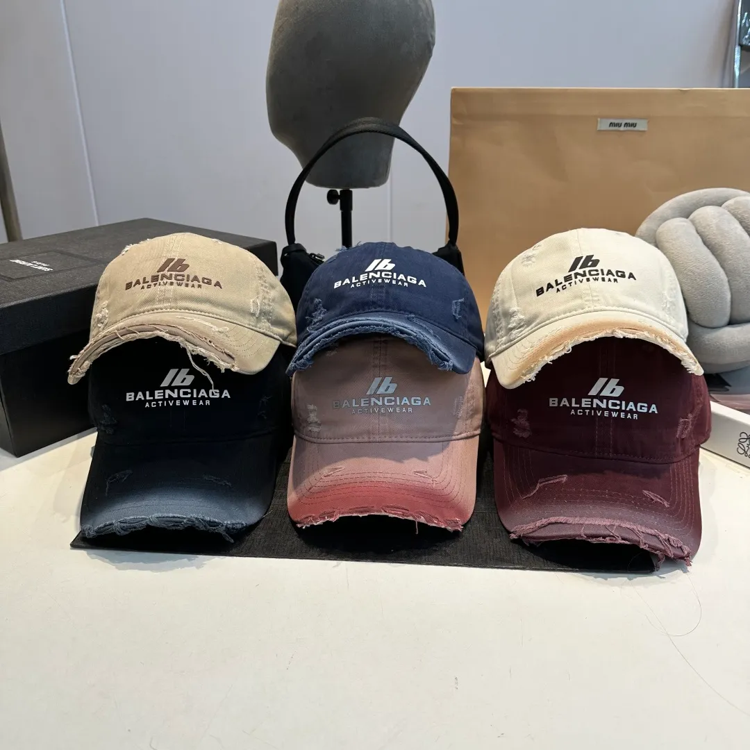 P60 new product Balencia*a Balenciaga new baseball cap ready for delivery in seconds🧢Simple, fashionable, super invincible and beautiful hat! Couple style!