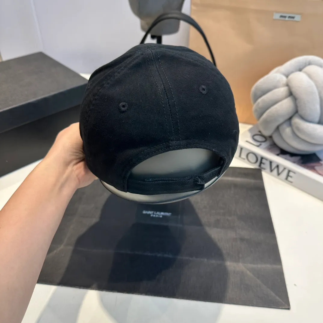 P70 Balenclaga new baseball cap, ready for delivery in seconds🧢Simple, fashionable, super invincible and beautiful hat! Couple style! Advantages of original items compared to other hats