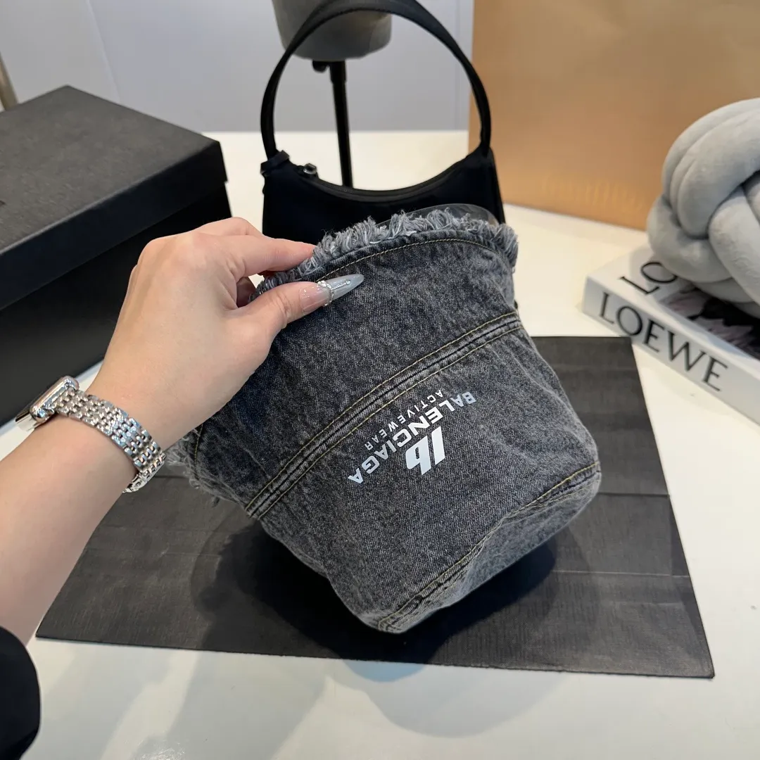 P80 Balenciaga denim bucket hat, head circumference 57cm