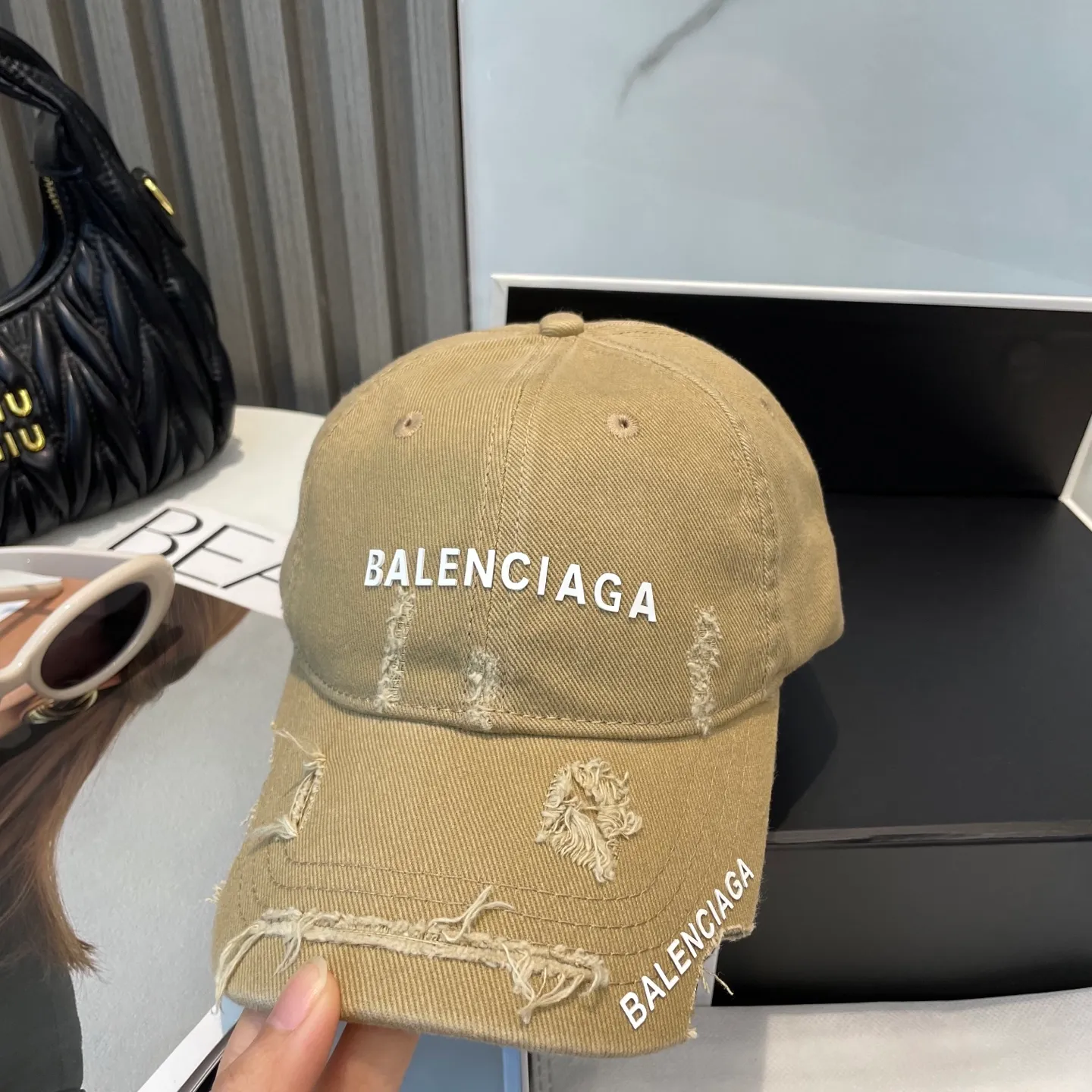 P60 BALENCIAGA new logo baseball cap, cool colors, different styles for men and women, the first batch will be shipped first! A must-buy for Paris fans!
