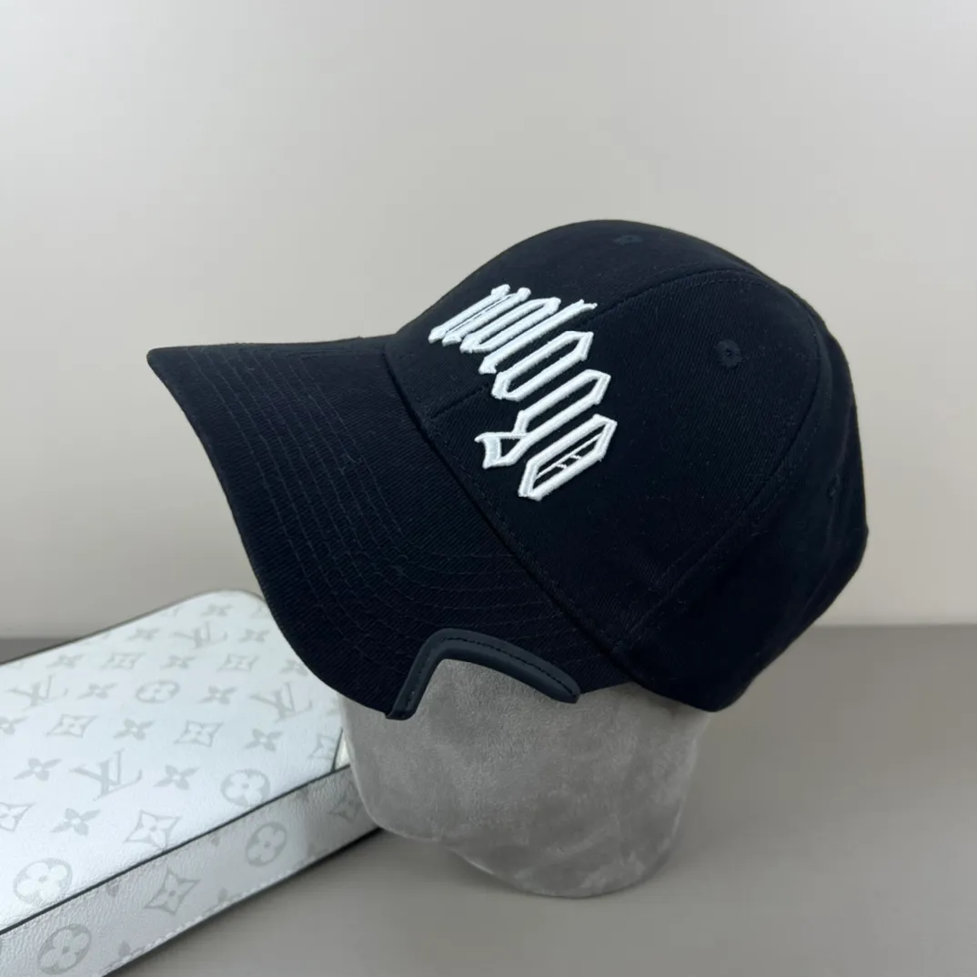 60💰BALENCIAGA Balenciaga’s new logo baseball cap, cool colors, different styles for men and women, the first batch will be shipped first! A must-buy for Paris fans!