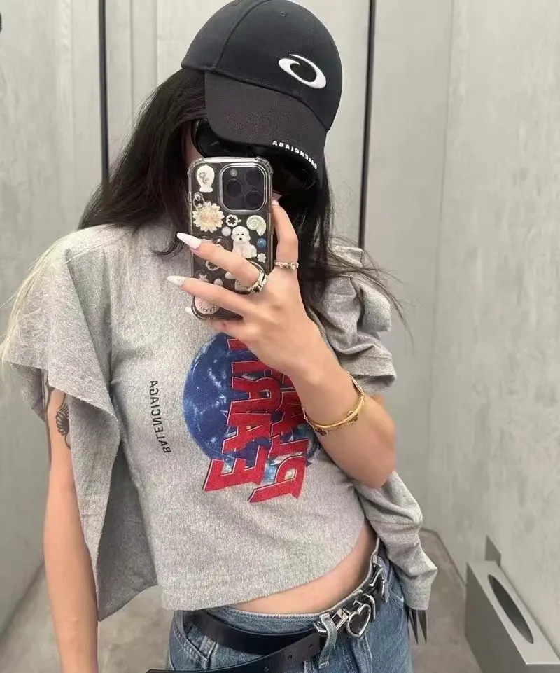 P60 new product Balencia*a new baseball cap with embroidered letters from Balenciaga, ready for delivery in seconds🧢Simple, fashionable, super invincible and beautiful hat! Couple style!