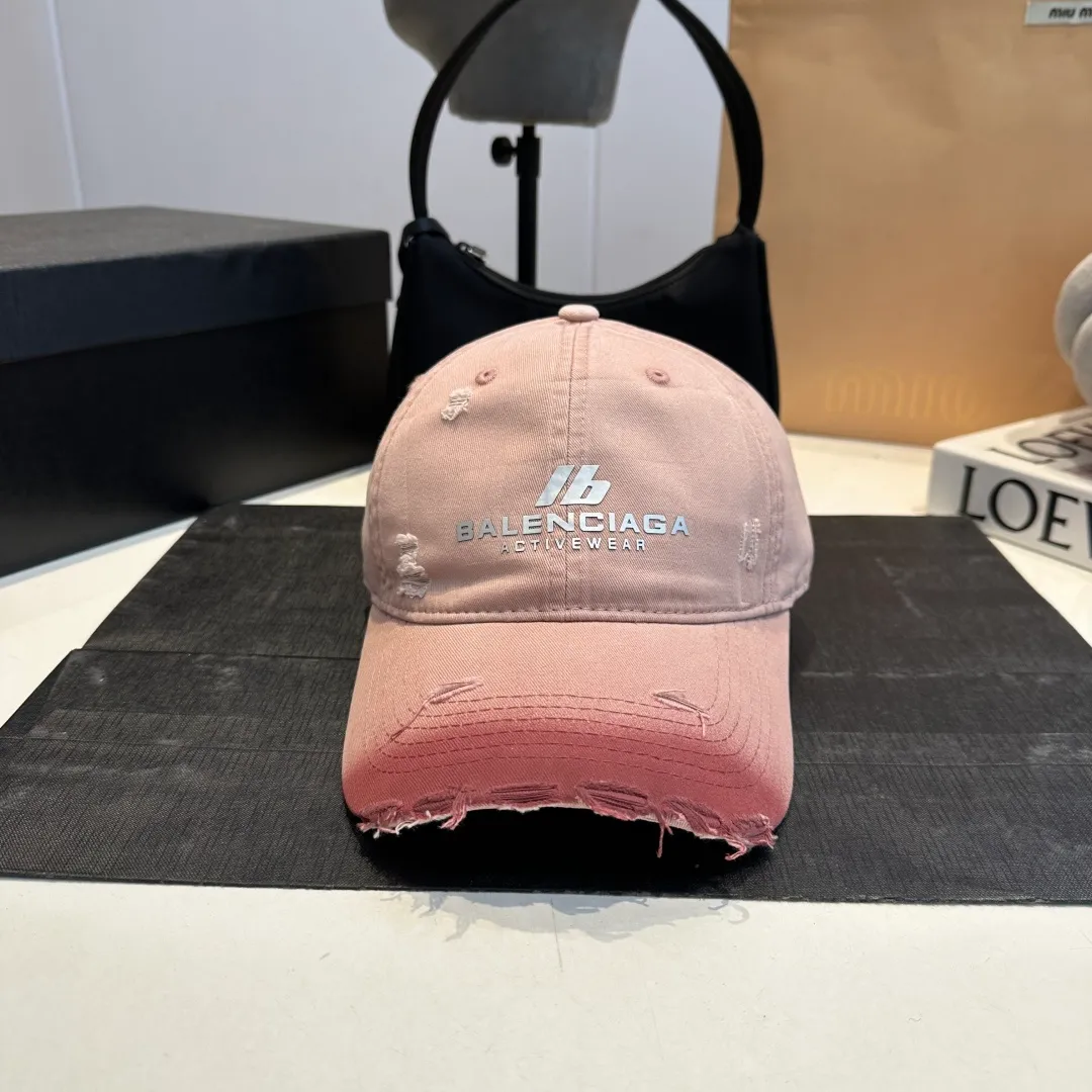 P60 new product Balencia*a Balenciaga new baseball cap ready for delivery in seconds🧢Simple, fashionable, super invincible and beautiful hat! Couple style!