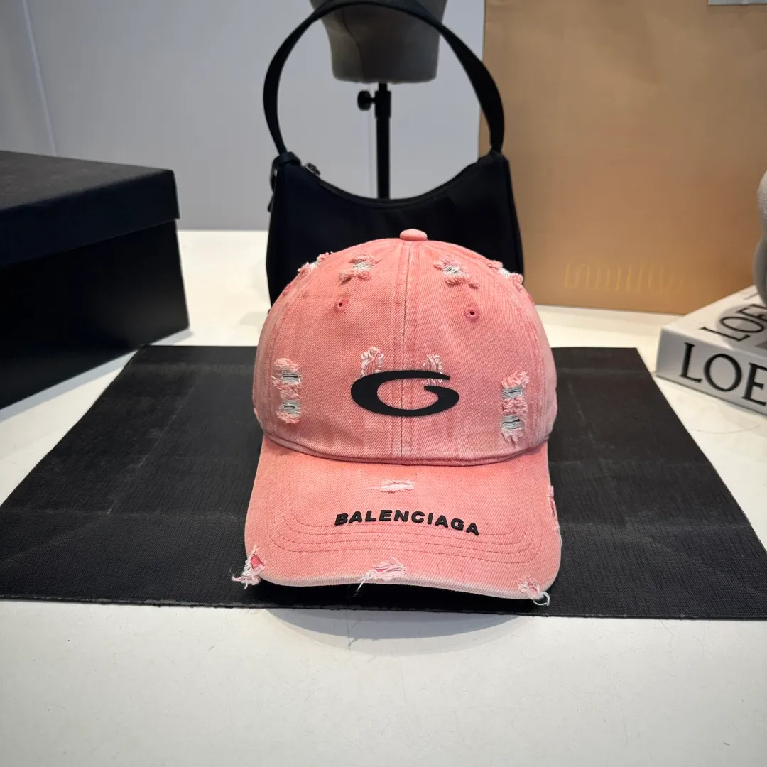 P56 BALENCIAGA Balenciaga's new Korean style distressed hole washed duck cap casual retro fashion versatile street outing travel couple Internet celebrity baseball cap