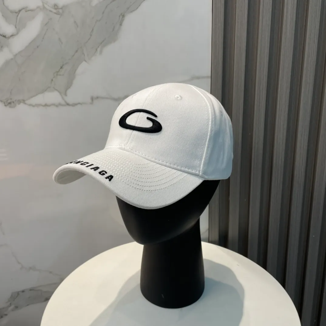 P60 new product Balencia*a new baseball cap with embroidered letters from Balenciaga, ready for delivery in seconds🧢Simple, fashionable, super invincible and beautiful hat! Couple style!