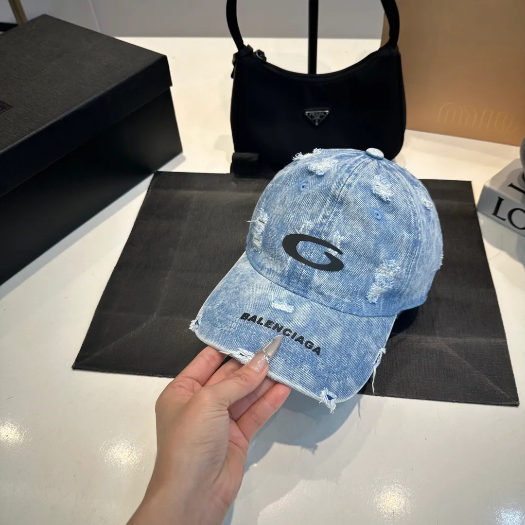 P56 BALENCIAGA Balenciaga's new Korean style distressed hole washed duck cap casual retro fashion versatile street outing travel couple Internet celebrity baseball cap