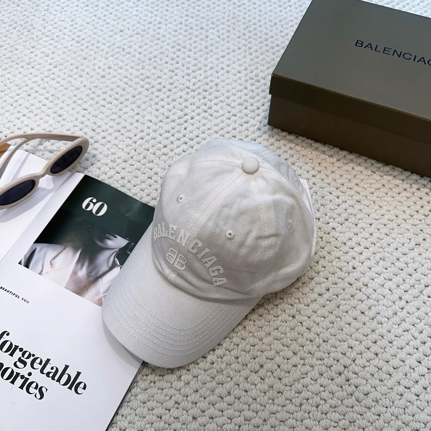 P56 BALENCIAGA🆕Spring style new personalized baseball cap, high quality and excellent breathability, suitable for all seasons, high-looking fashion item! Same style for men and women
