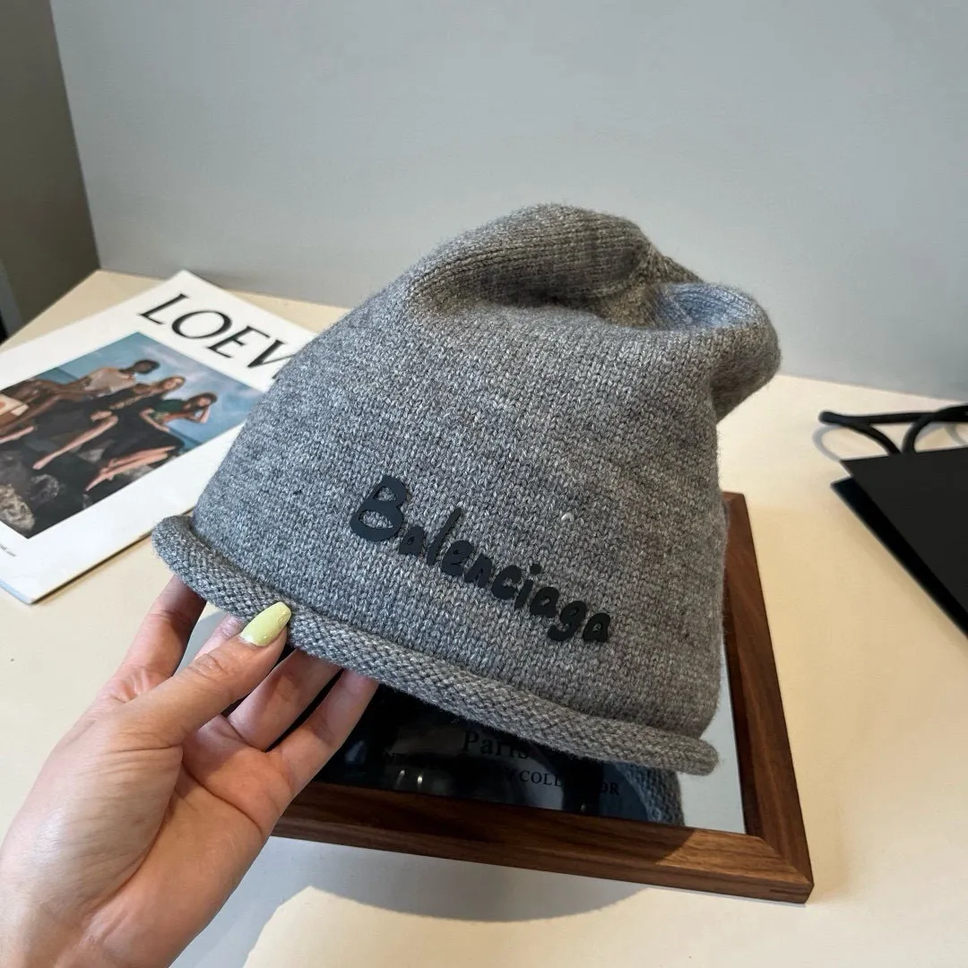 💰80¥ Balenciaga knitted beanie