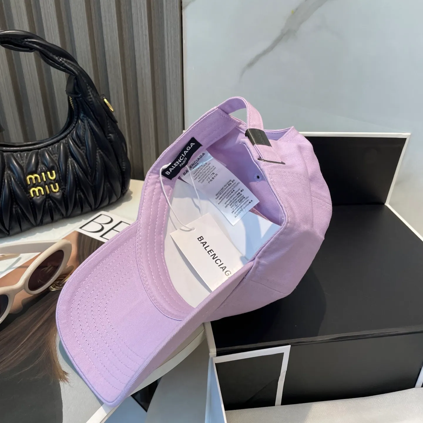 P60 BALENCIAGA Balenciaga's new embroidered logo baseball cap, cool colors, different styles for men and women, the first batch will be shipped first! A must-buy for Paris fans!