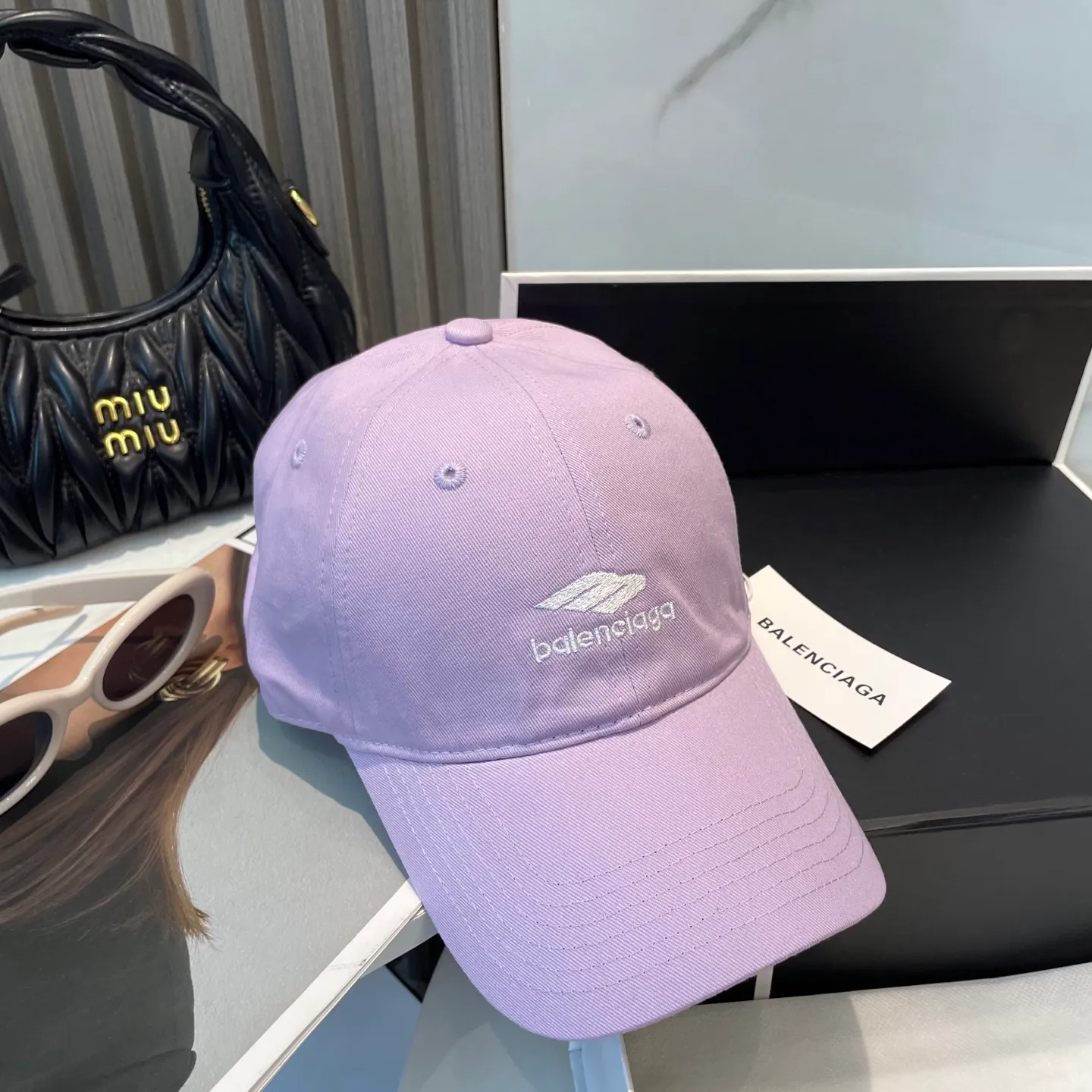 P60 BALENCIAGA Balenciaga's new embroidered logo baseball cap, cool colors, different styles for men and women, the first batch will be shipped first! A must-buy for Paris fans!