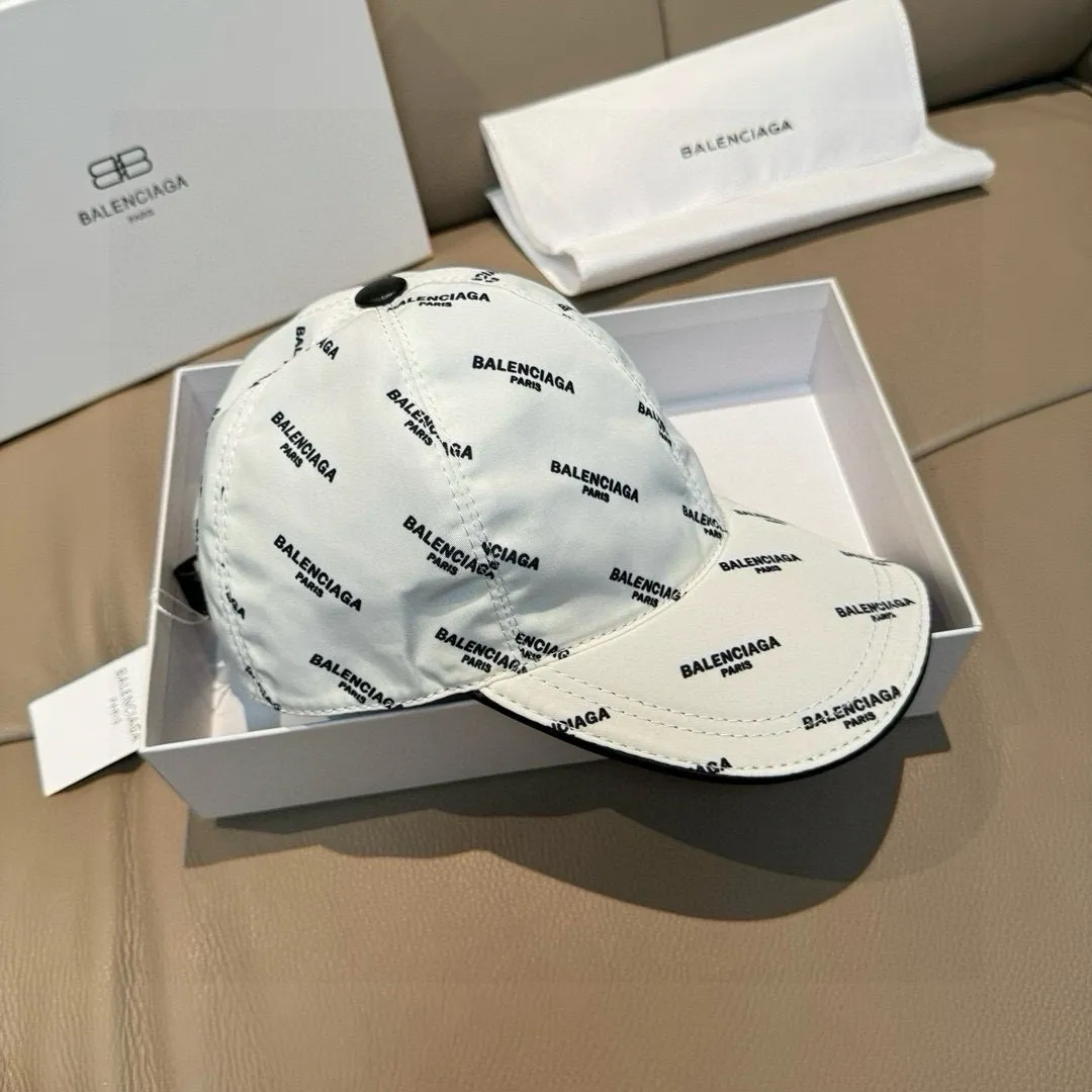 Batch 90, Balenciaga's classic original baseball cap, 1:1 mold opening and customization at the counter, original silk screen satin fabric + first layer of cowhide, pure cotton lining, light and breathable, simple and elegant! Basic head circumference is 56cm, the patch is adjustable, suitable for both men and women, a must-have for all seasons!