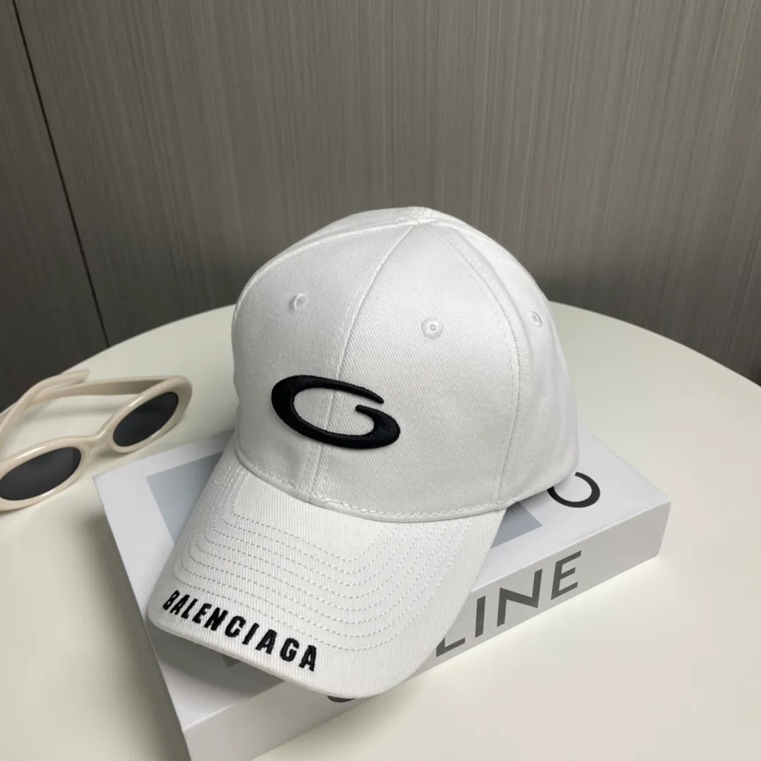 P60 new product Balencia*a new baseball cap with embroidered letters from Balenciaga, ready for delivery in seconds🧢Simple, fashionable, super invincible and beautiful hat! Couple style!