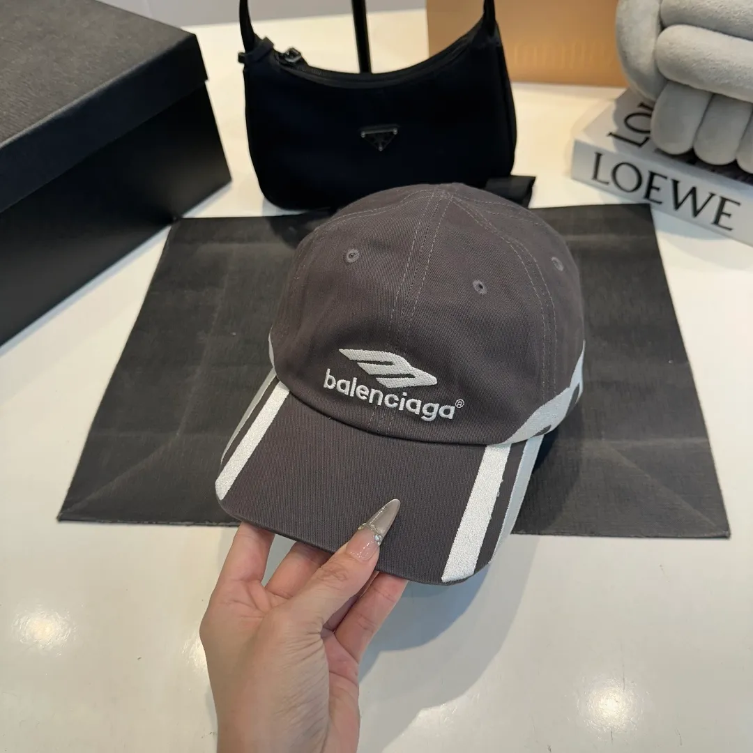 P60 Balenclaga official website new product Balenciaga new baseball cap ready for delivery in seconds🧢Simple, fashionable, super invincible and beautiful hat! Couple style!