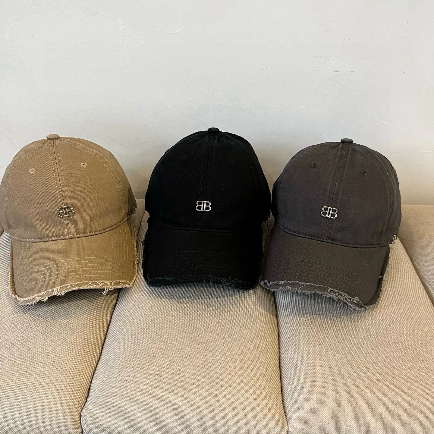 P60 BALENCIAGA new logo baseball cap, cool colors, different styles for men and women, the first batch will be shipped first! A must-buy for Paris fans!