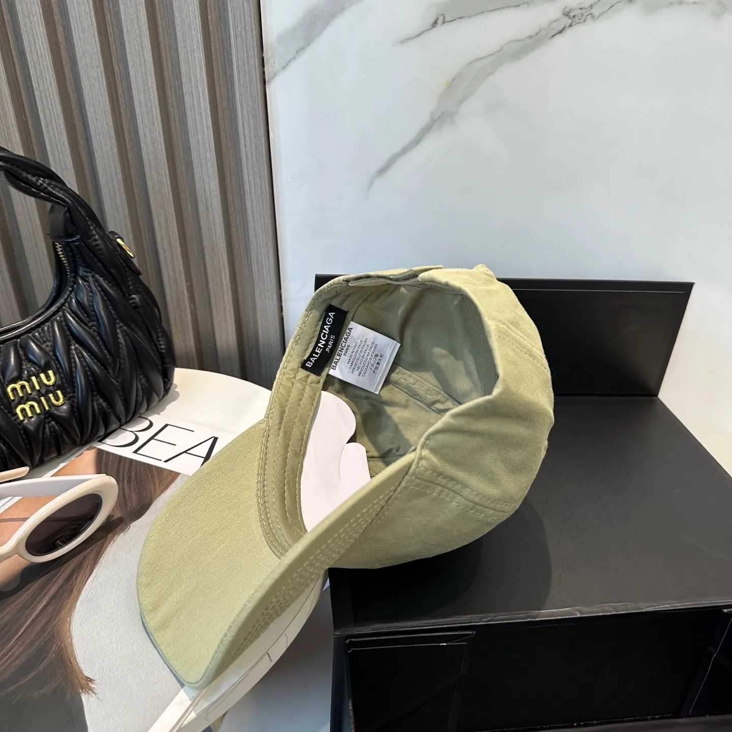 P66 Balencia*a Balenciaga's new baseball cap, ready for delivery in seconds 🧢Simple, fashionable, super invincible and beautiful hat! Couple style! The advantages of the original product compared to other hats,