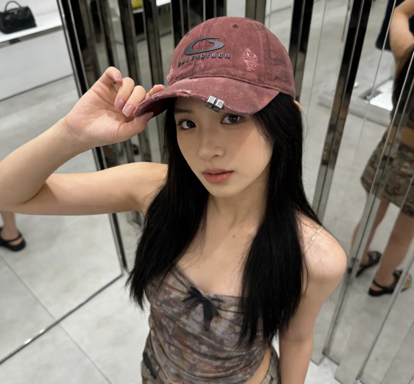 Balenciaga spring and summer distressed hole baseball cap