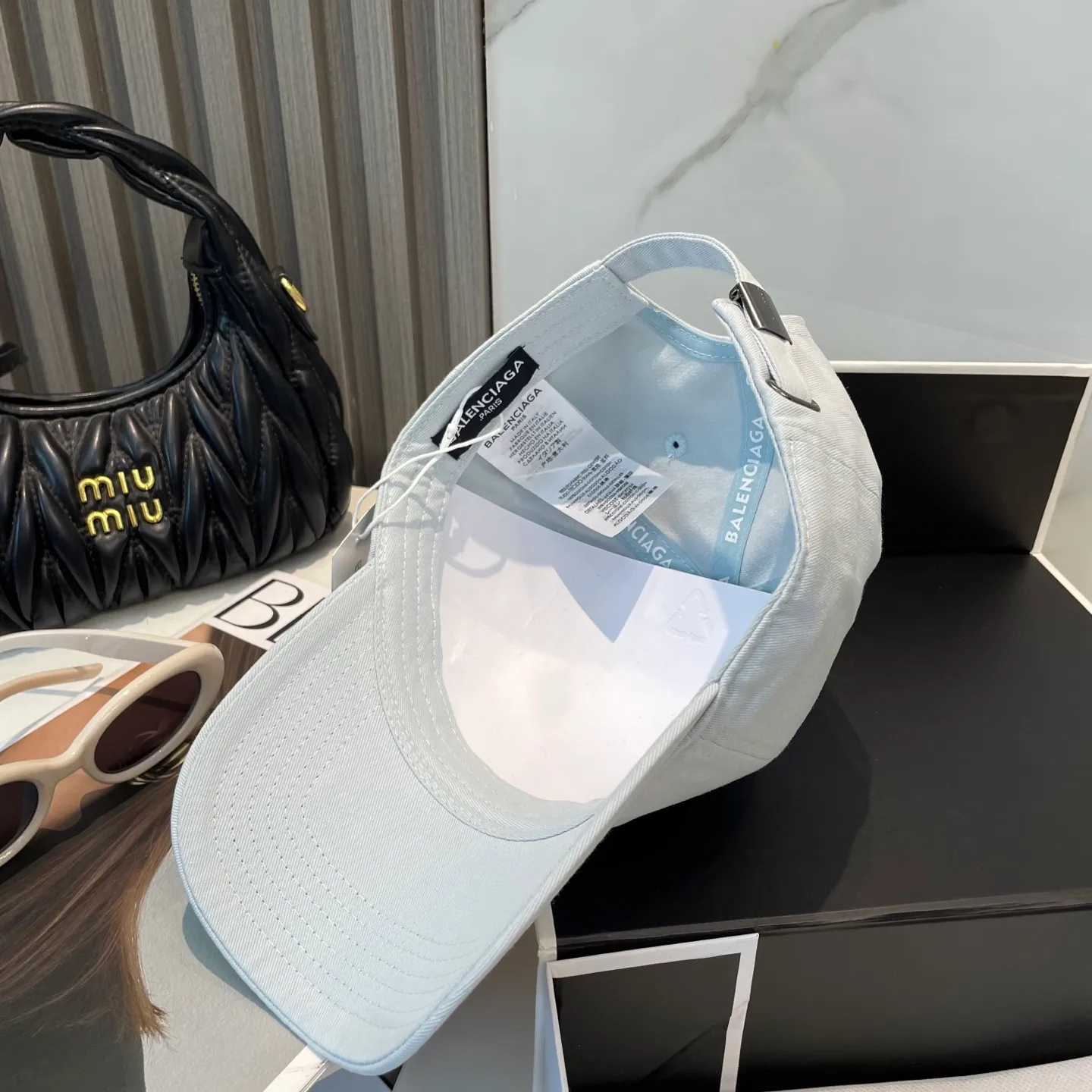 P56 BALENCIAGA Balenciaga's new embroidered logo baseball cap, cool colors, different styles for men and women, the first batch will be shipped first! A must-buy for Paris fans!