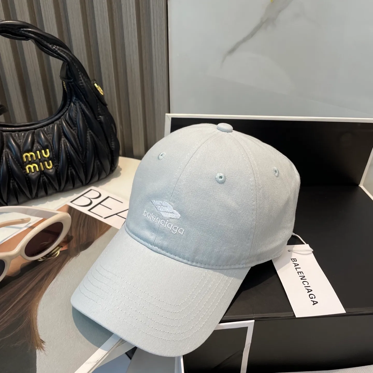 P56 BALENCIAGA Balenciaga's new embroidered logo baseball cap, cool colors, different styles for men and women, the first batch will be shipped first! A must-buy for Paris fans!