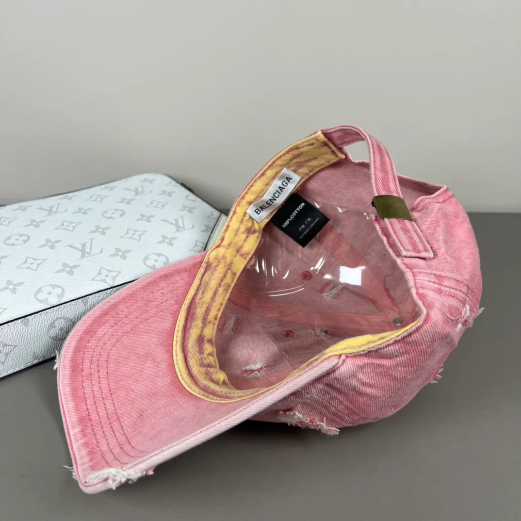 56💰BALENCIAGA new logo baseball cap, cool colors, different styles for men and women, the first batch will be shipped first! A must-buy for Paris fans!