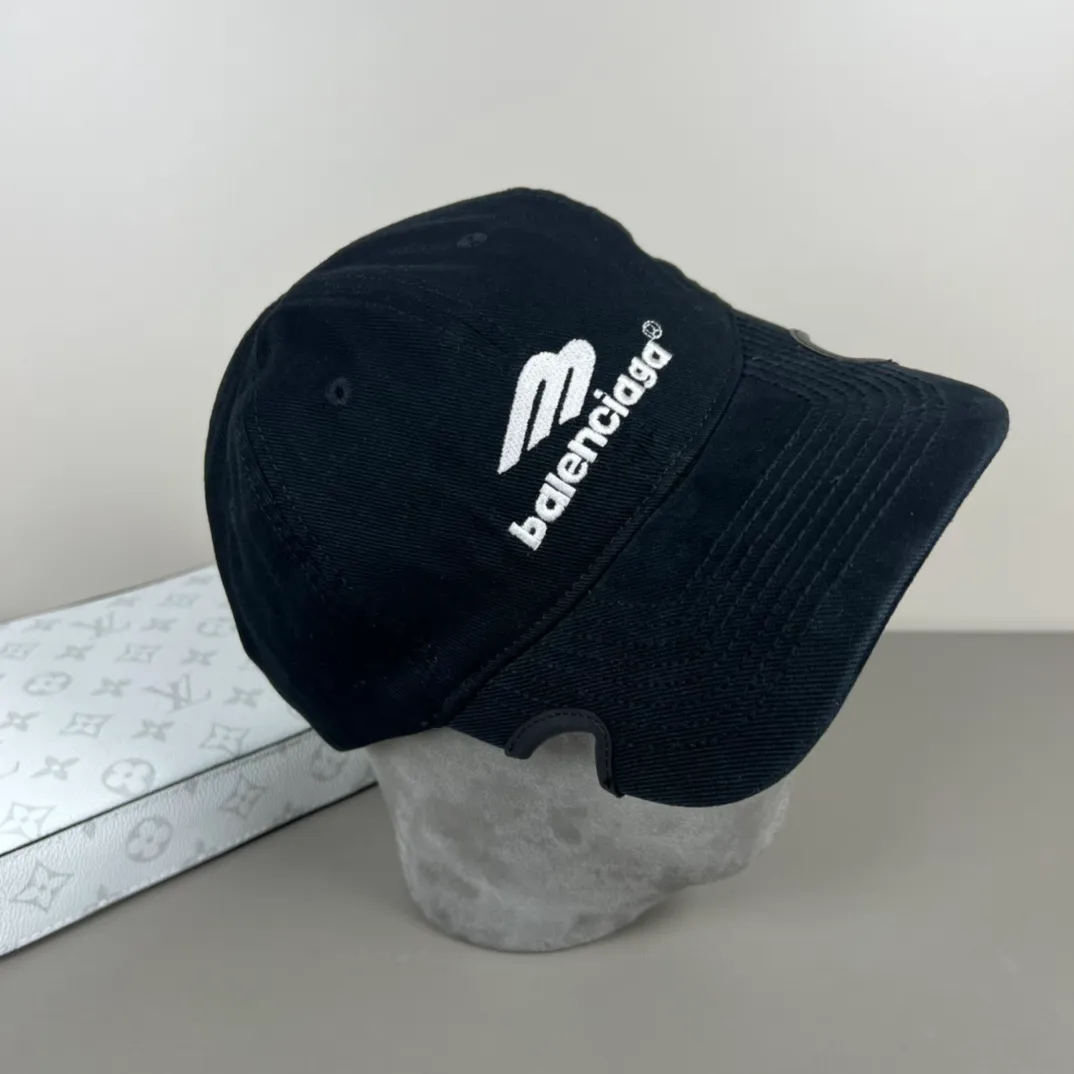 60💰BALENCIAGA Balenciaga’s new logo baseball cap, cool colors, different styles for men and women, the first batch will be shipped first! A must-buy for Paris fans!