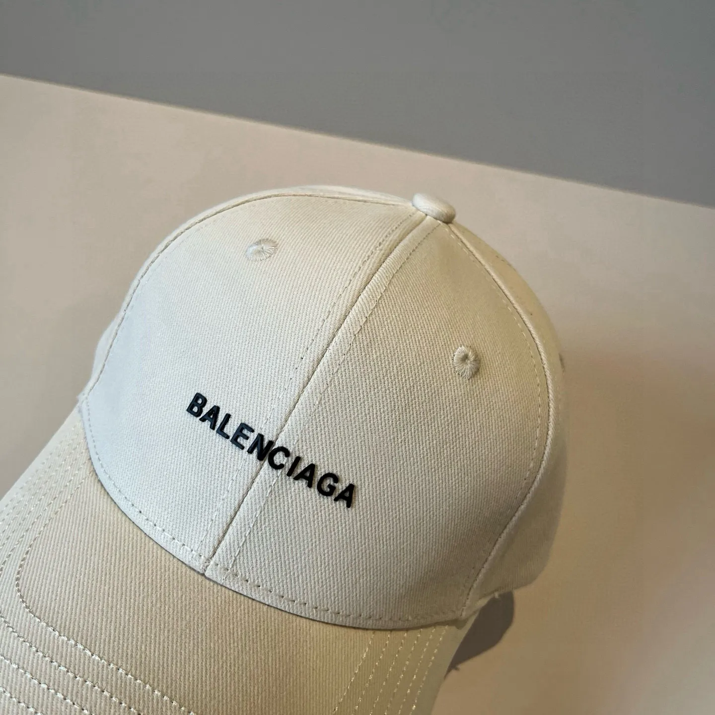 P56 BALENCIAGA new logo baseball cap, cool colors, different styles for men and women, the first batch will be shipped first! A must-buy for Paris fans!