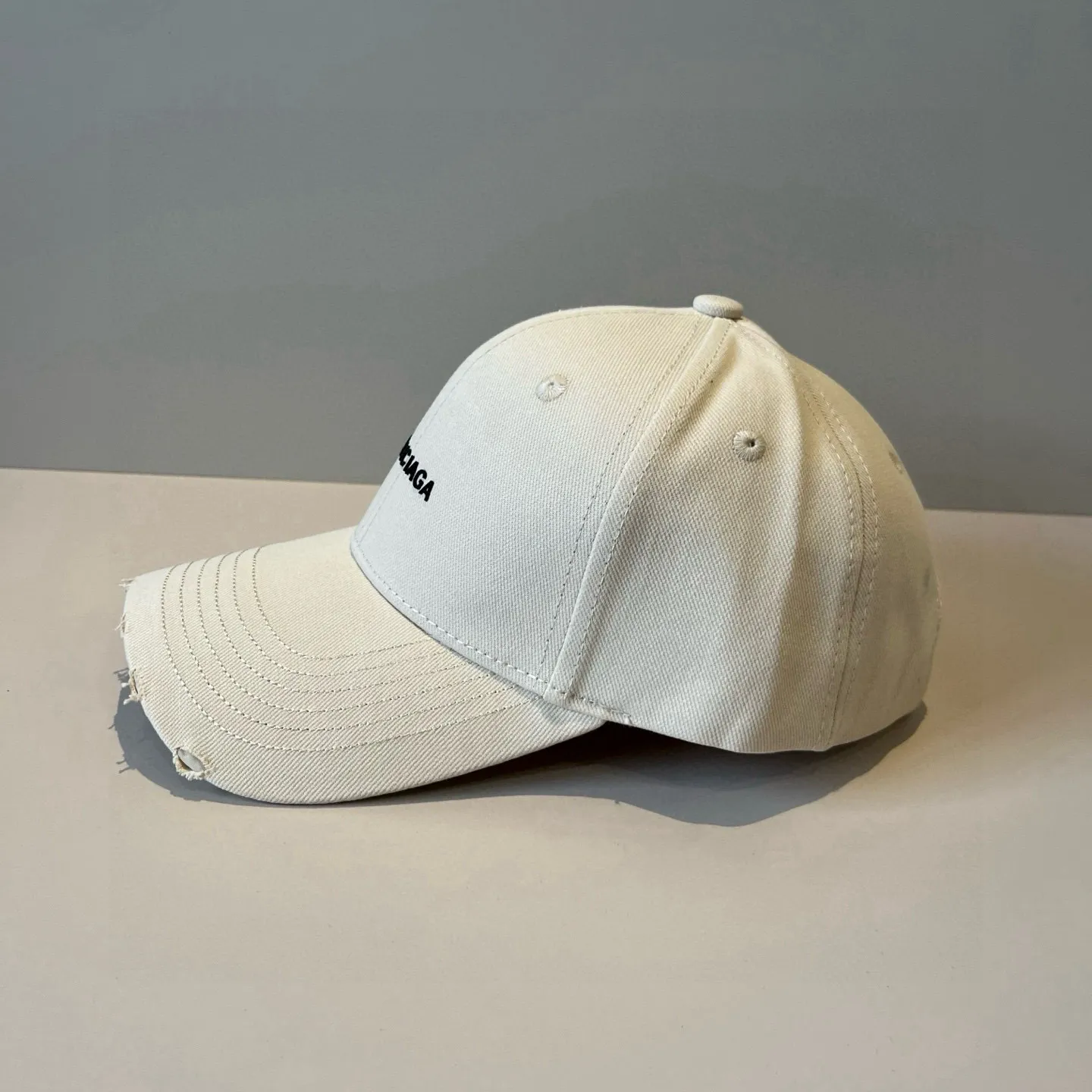 P56 BALENCIAGA new logo baseball cap, cool colors, different styles for men and women, the first batch will be shipped first! A must-buy for Paris fans!