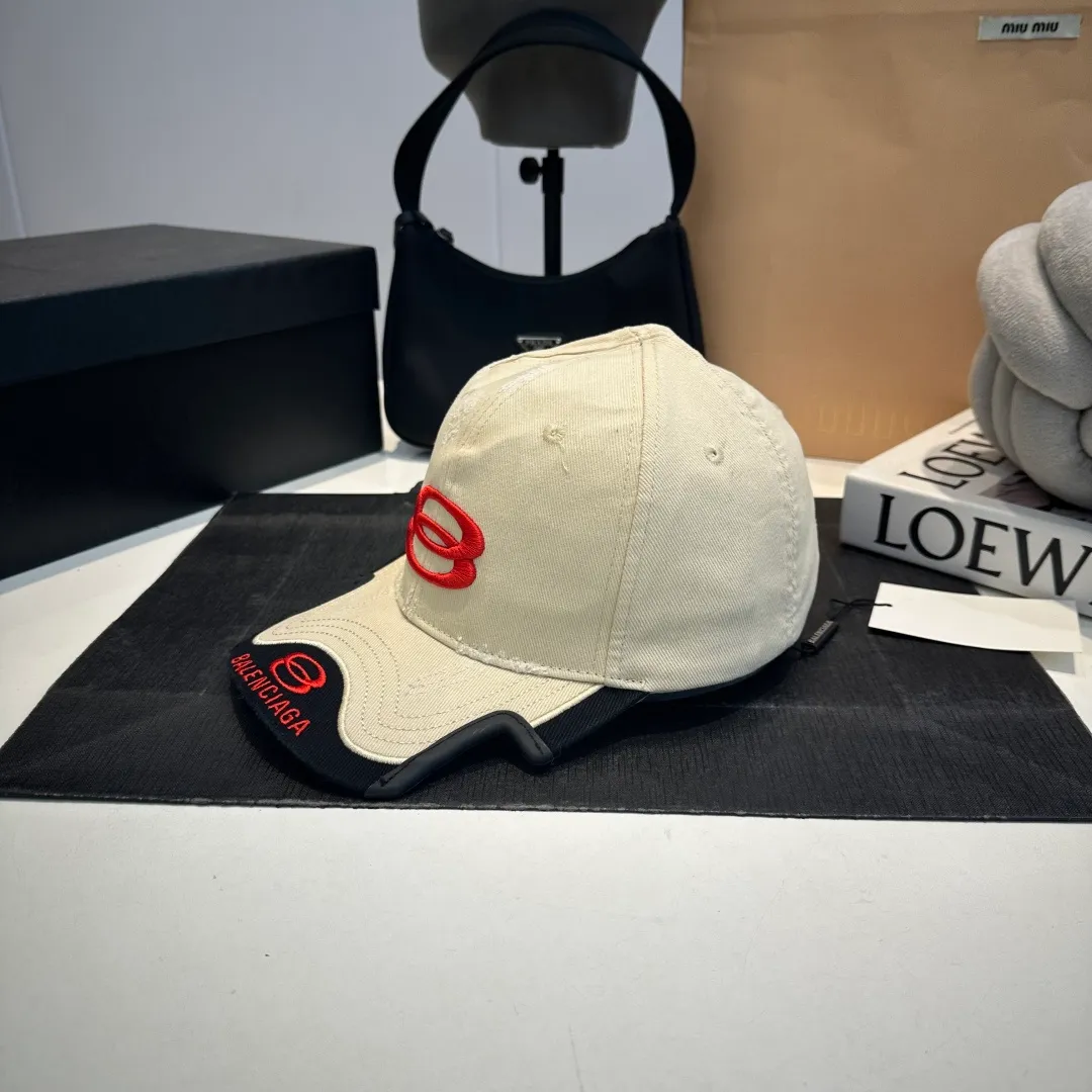 P70 BALENCIAGA new embroidered logo baseball cap, cool colors, different styles for men and women, the first batch will be shipped first! A must-buy for Paris fans!