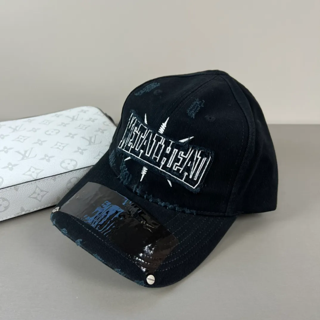 60💰BALENCIAGA Balenciaga’s new logo baseball cap, cool colors, different styles for men and women, the first batch will be shipped first! A must-buy for Paris fans!