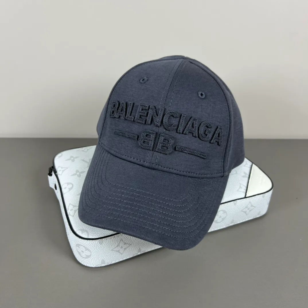 56💰BALENCIAGA new logo baseball cap, cool colors, different styles for men and women, the first batch will be shipped first! A must-buy for Paris fans!