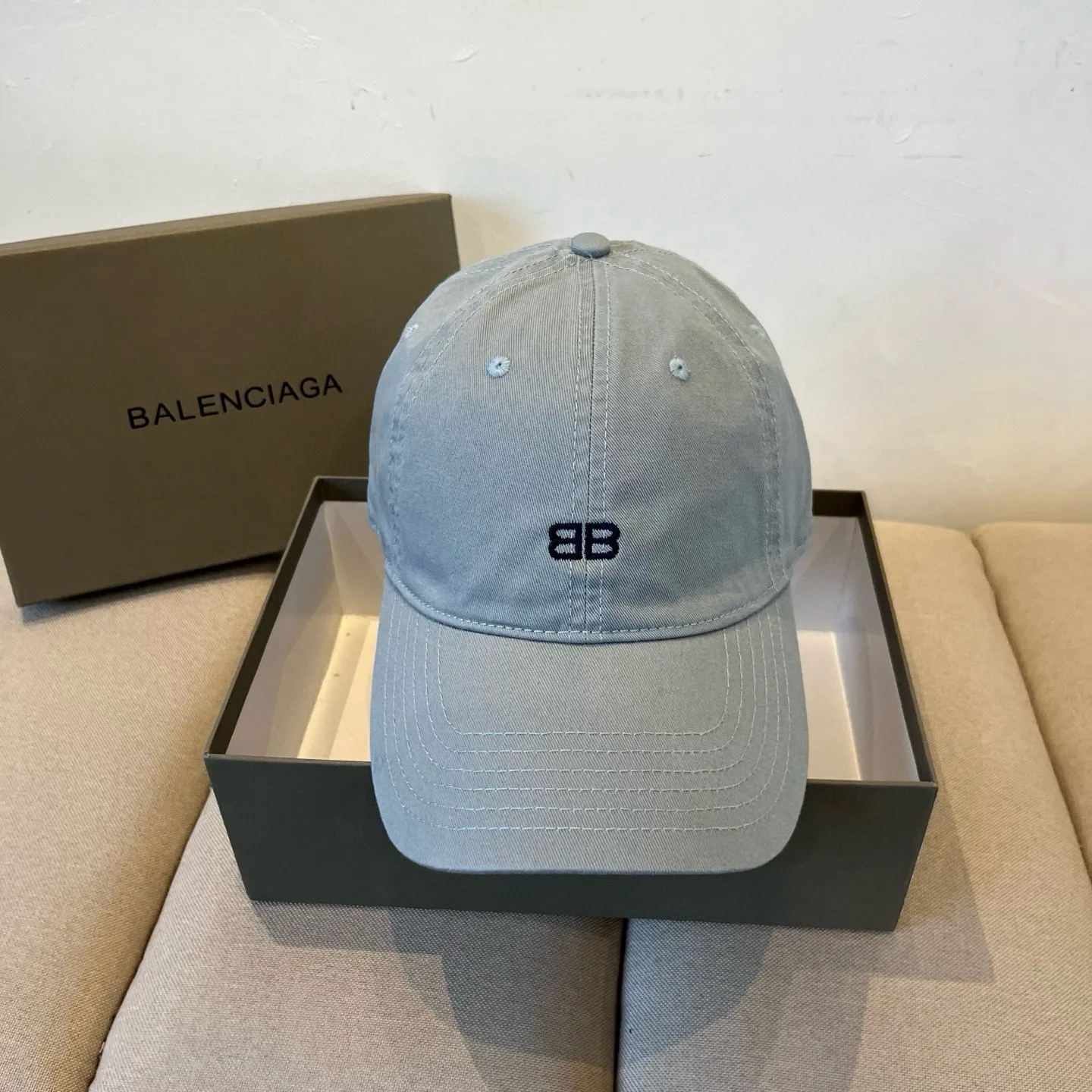 P60 BALENCIAGA new logo baseball cap, cool colors, different styles for men and women, the first batch will be shipped first! A must-buy for Paris fans!