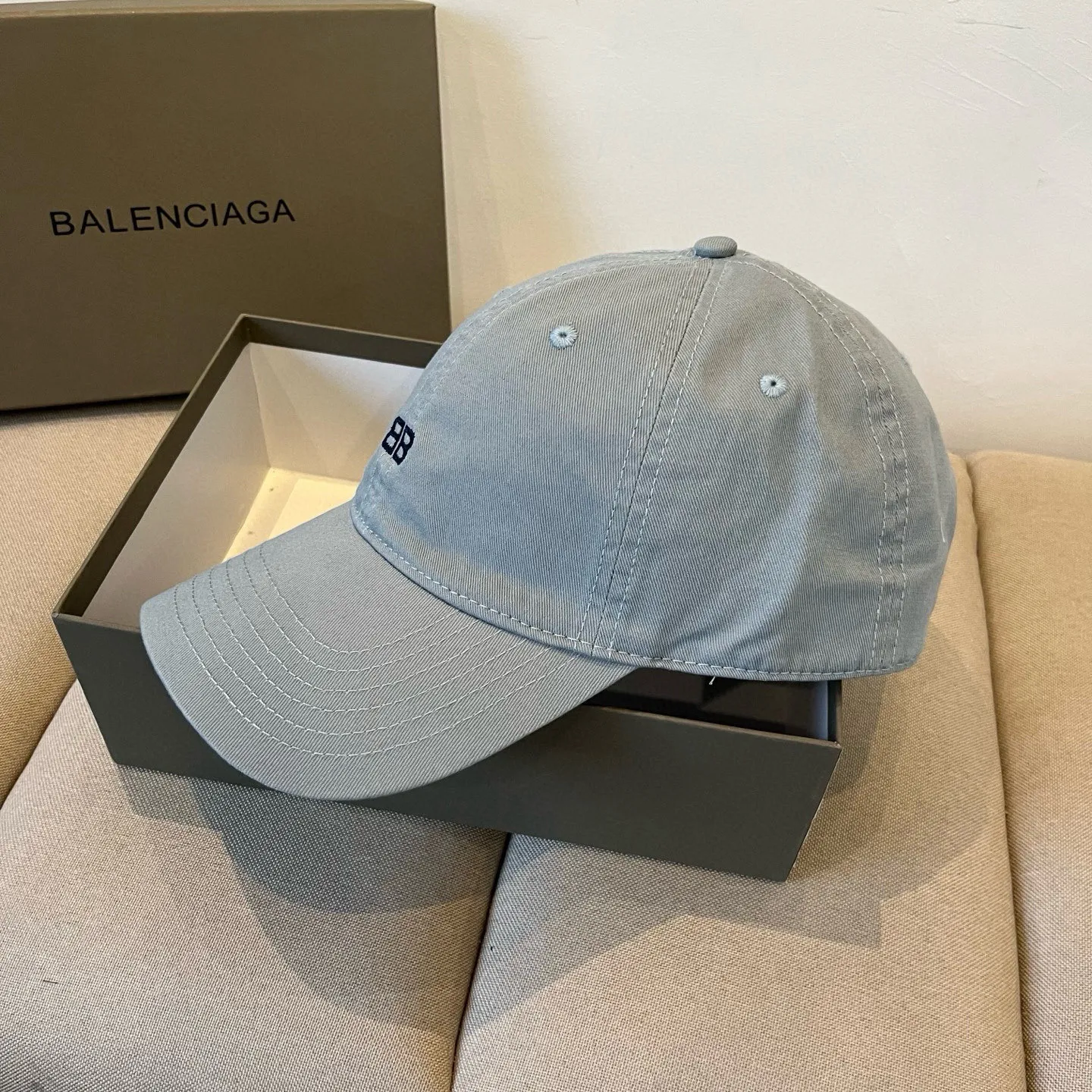 P60 BALENCIAGA new logo baseball cap, cool colors, different styles for men and women, the first batch will be shipped first! A must-buy for Paris fans!