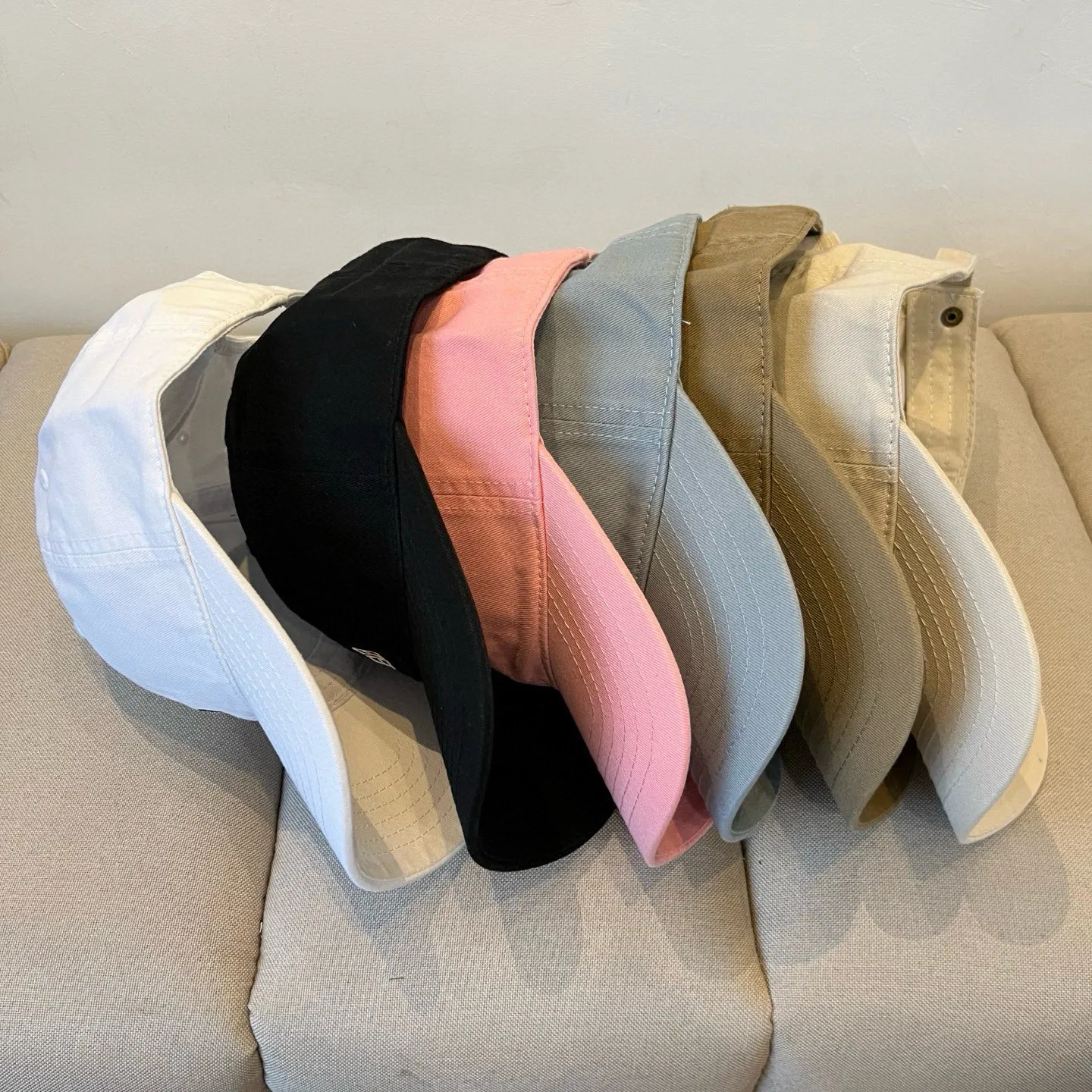 P60 BALENCIAGA new logo baseball cap, cool colors, different styles for men and women, the first batch will be shipped first! A must-buy for Paris fans!