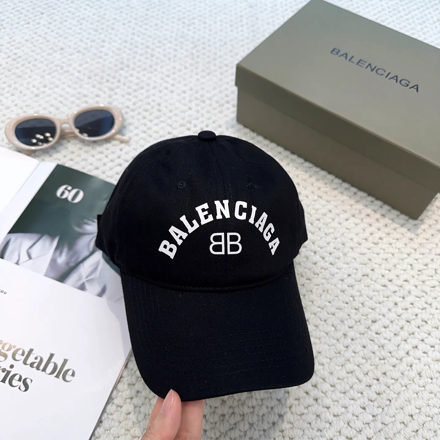 P56 BALENCIAGA🆕Spring style new personalized baseball cap, high quality and excellent breathability, suitable for all seasons, high-looking fashion item! Same style for men and women