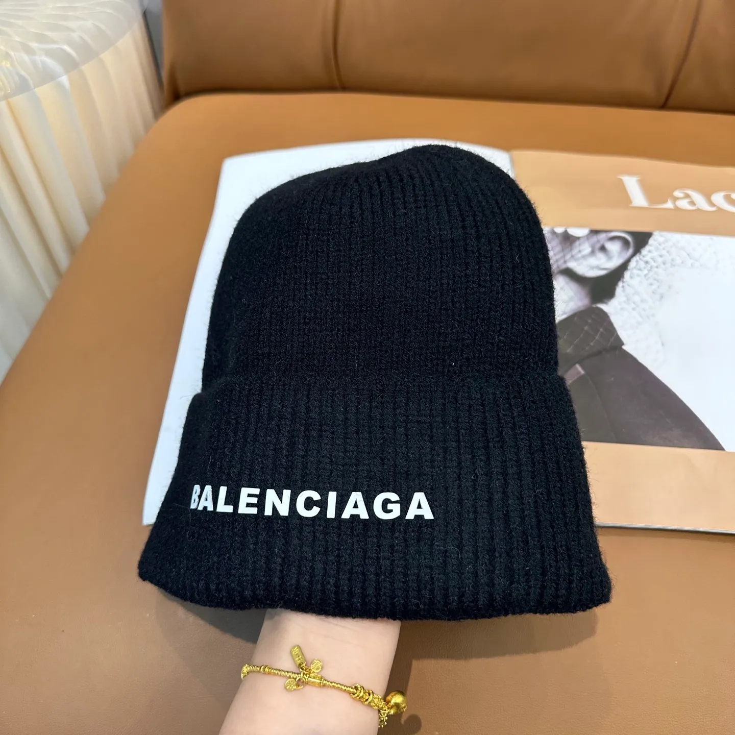 P56 Balenciaga new letter knitted hat! Xiaohongshu’s hottest selling item! Dress well! The same style for men and women, fashionable and popular🌸First-class quality, the best brand to keep warm in autumn and winter, order now, limited edition