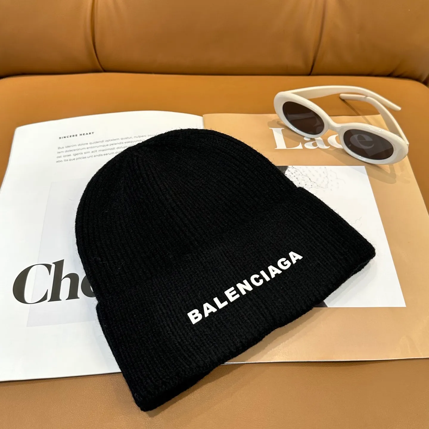 P56 Balenciaga new letter knitted hat! Xiaohongshu’s hottest selling item! Dress well! The same style for men and women, fashionable and popular🌸First-class quality, the best brand to keep warm in autumn and winter, order now, limited edition
