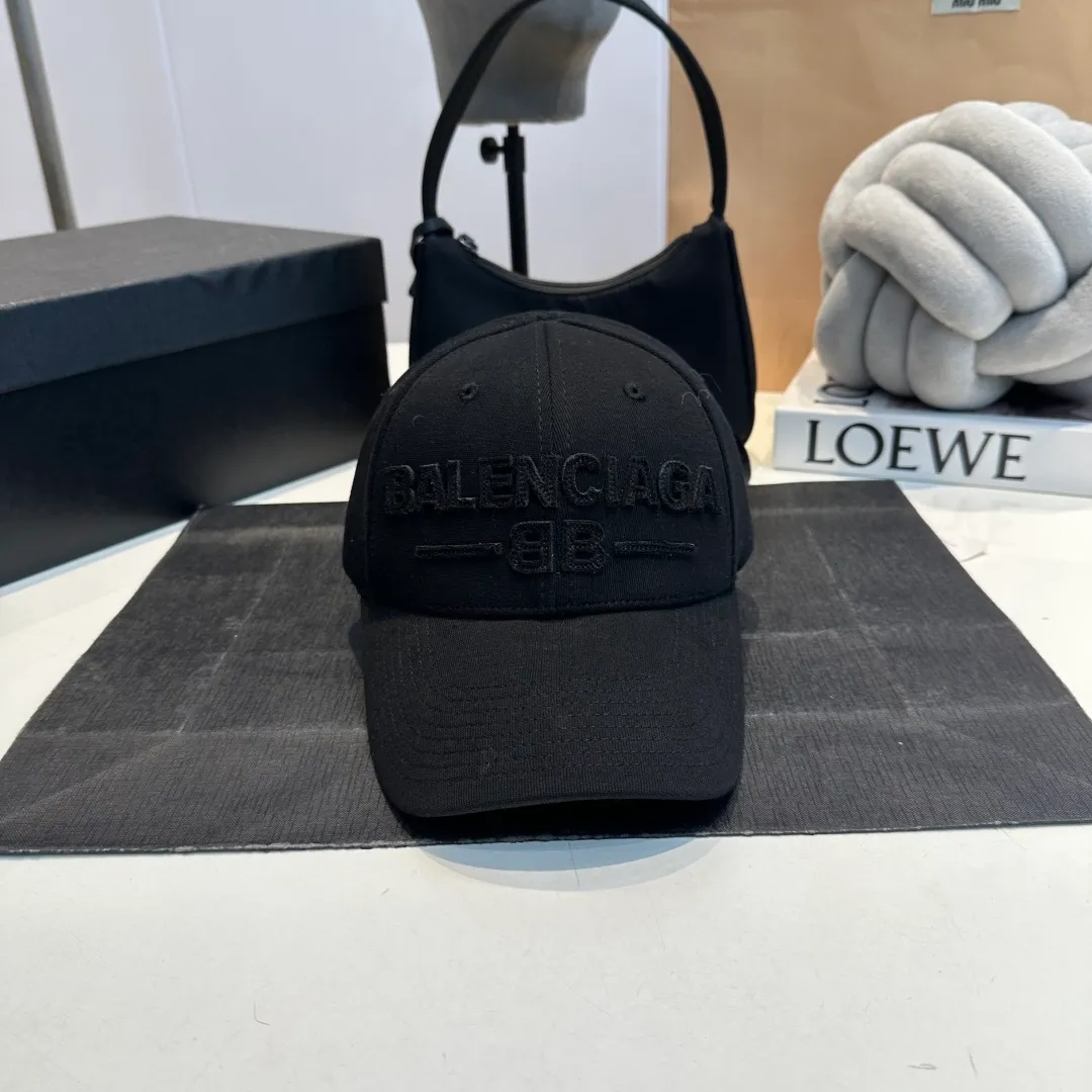 P60 Balenclaga new baseball cap, ready for delivery in seconds🧢Simple, fashionable, super invincible and beautiful hat! Couple style! Advantages of original items compared to other hats