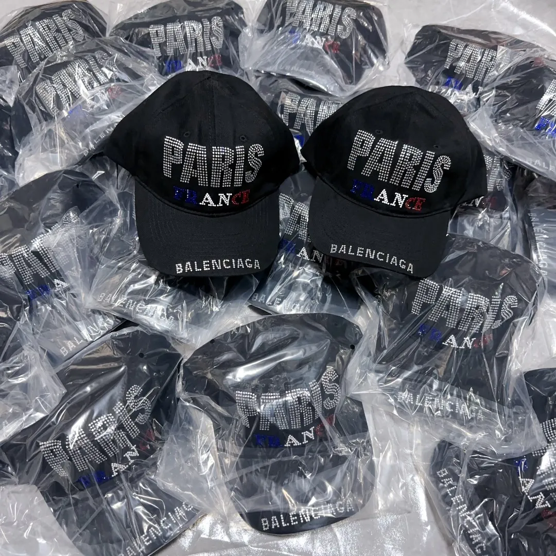 Paris B’s baseball cap arrives