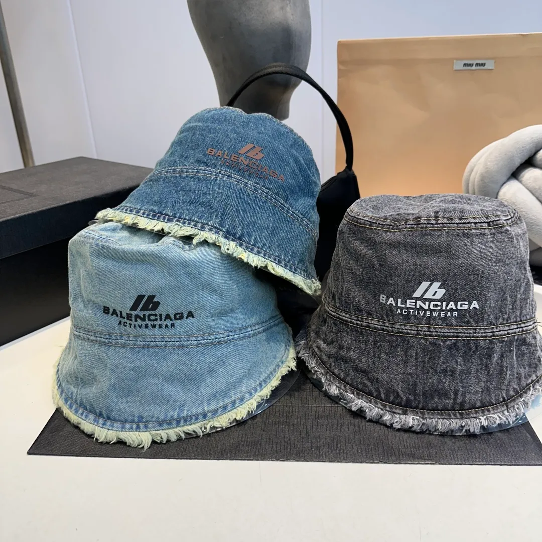 P80 Balenciaga denim bucket hat, head circumference 57cm